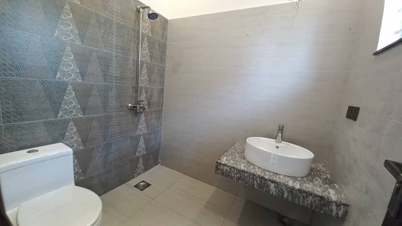 10 Marla Villa Available For Rent In Bahria Orchard 14