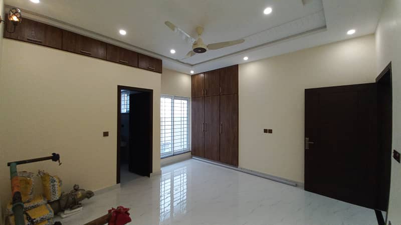 10 Marla Villa Available For Rent In Bahria Orchard 16