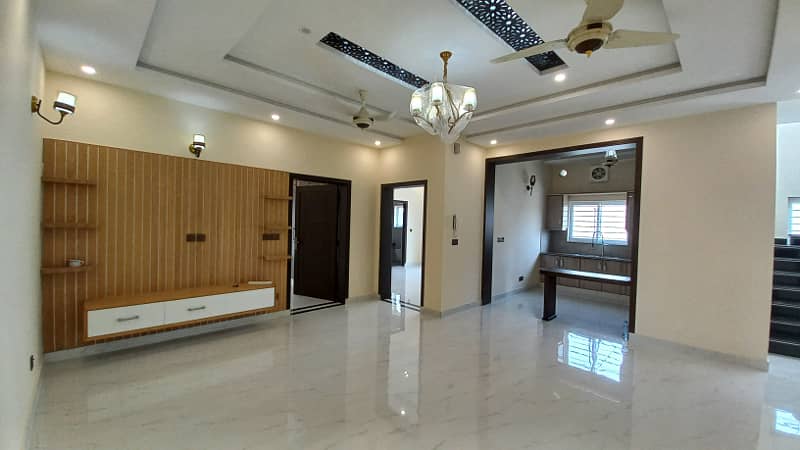 10 Marla Villa Available For Rent In Bahria Orchard 20