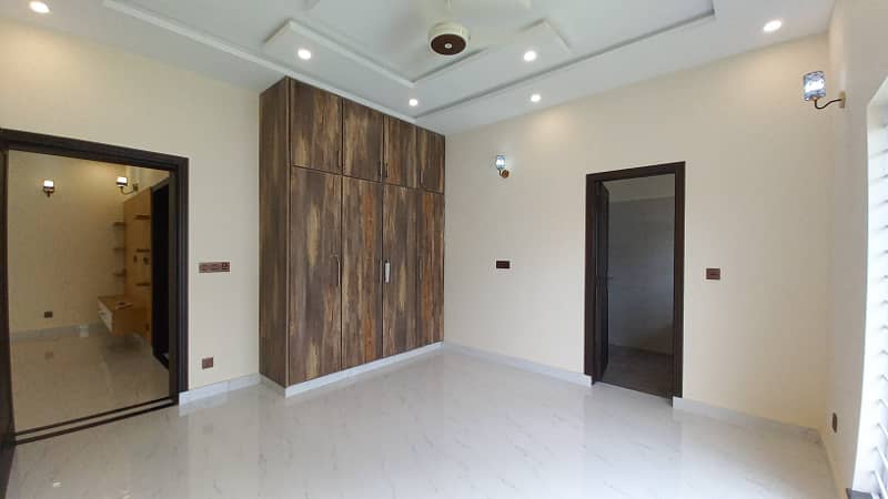 10 Marla Villa Available For Rent In Bahria Orchard 25