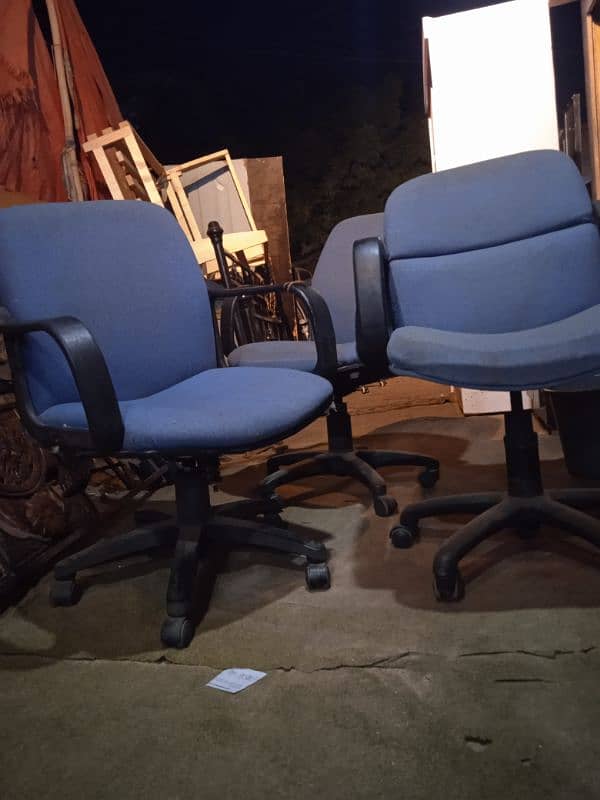 18 chairs available good condition 2