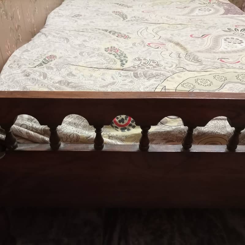 Single wooden bed 2