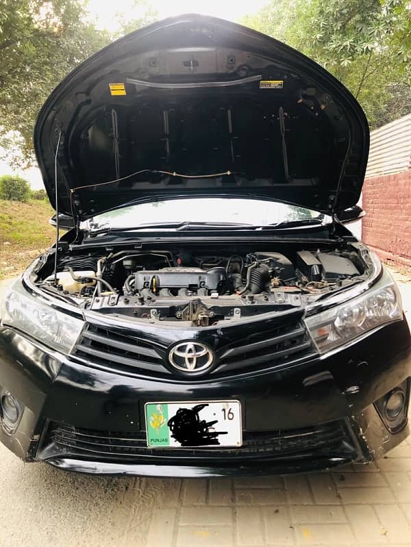 Toyota Corolla GLI 2015/16 in Excellent condition for sale 2