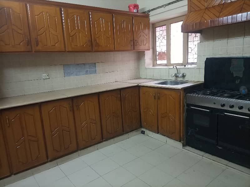 beautiful location upper portion available for rent 15