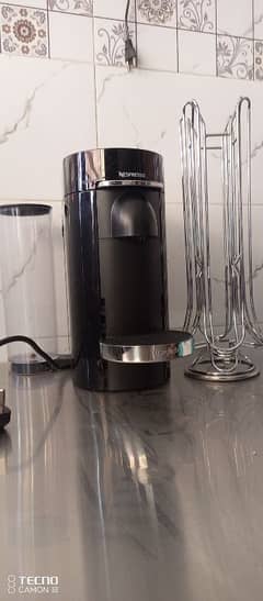 Nespresso vortuo plus deluxe in superb condition