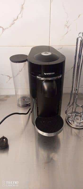 Nespresso vortuo plus deluxe in superb condition 2