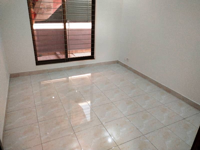 01 Kanal Tiles Floor Beautiful Upper Portion Available For Rent In DHA Lahore 6