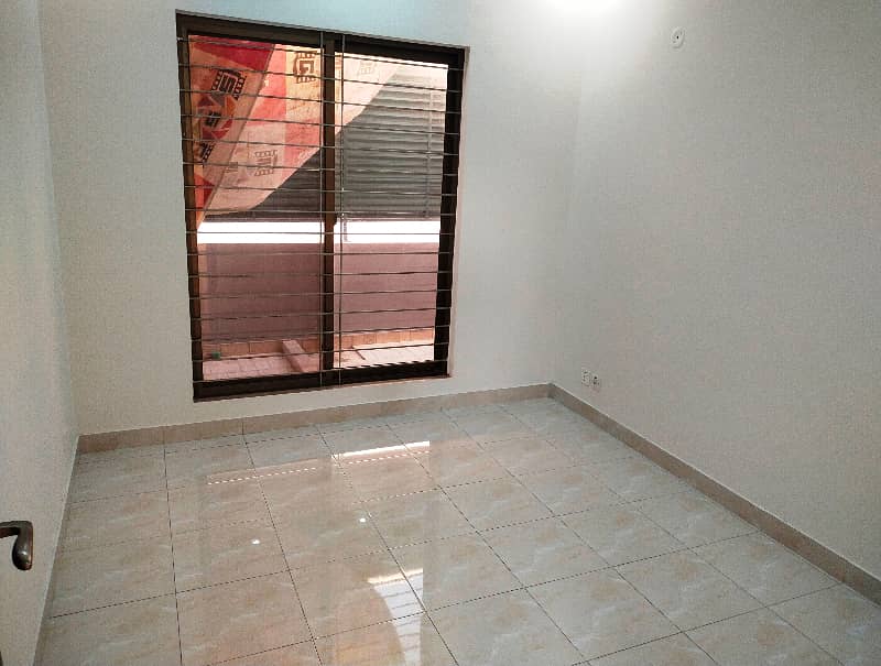 01 Kanal Tiles Floor Beautiful Upper Portion Available For Rent In DHA Lahore 7