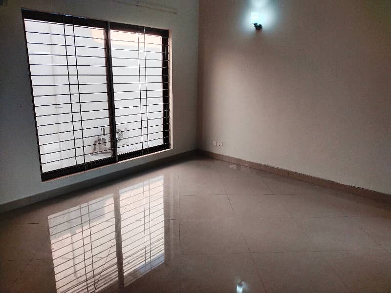 01 Kanal Tiles Floor Beautiful Upper Portion Available For Rent In DHA Lahore 12