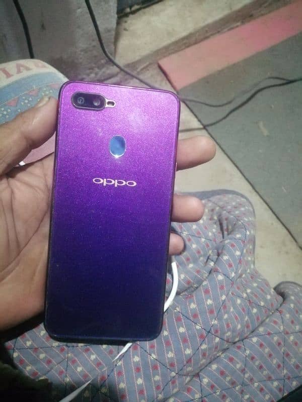 OPPO F9 6gb ram 128gb storage 5