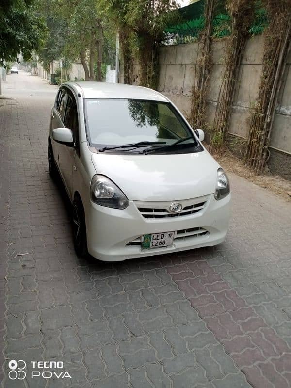 Daihatsu Mira 2013 pearl white 3