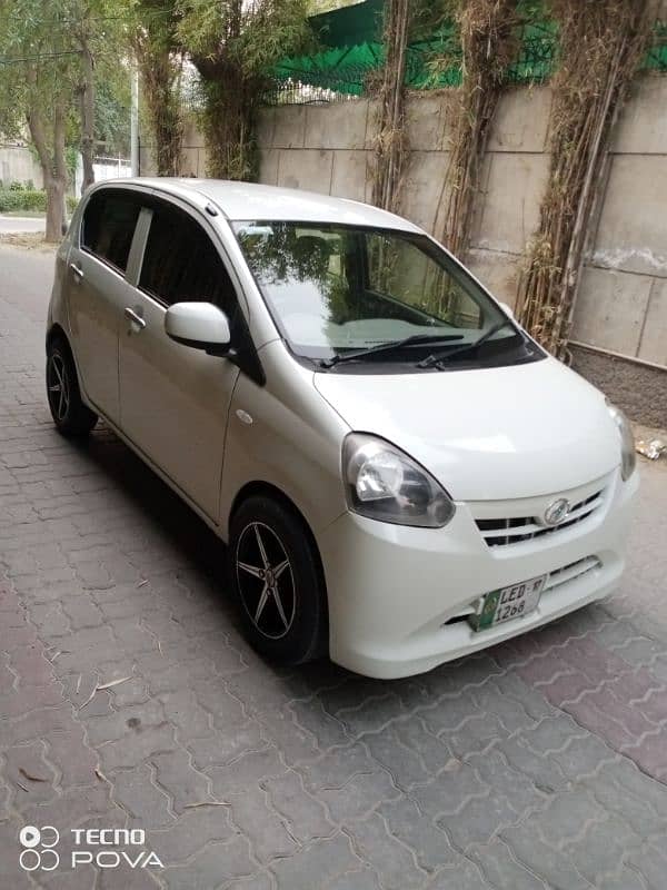 Daihatsu Mira 2013 pearl white 4