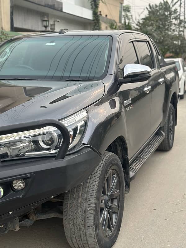 Toyota Hilux 2018 bumper to bumper genioun 1