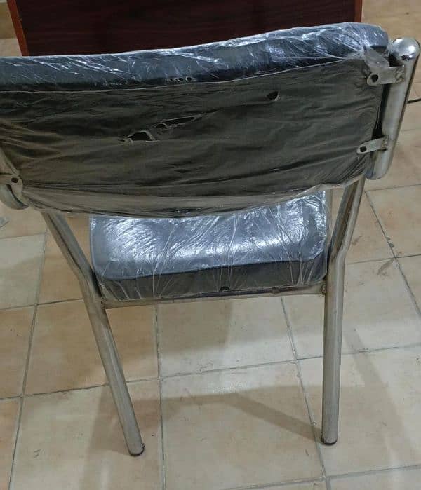 4 Office Chairs for Sale On Chair price 3200 pkr 1