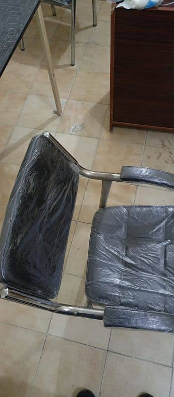 4 Office Chairs for Sale On Chair price 3200 pkr 2