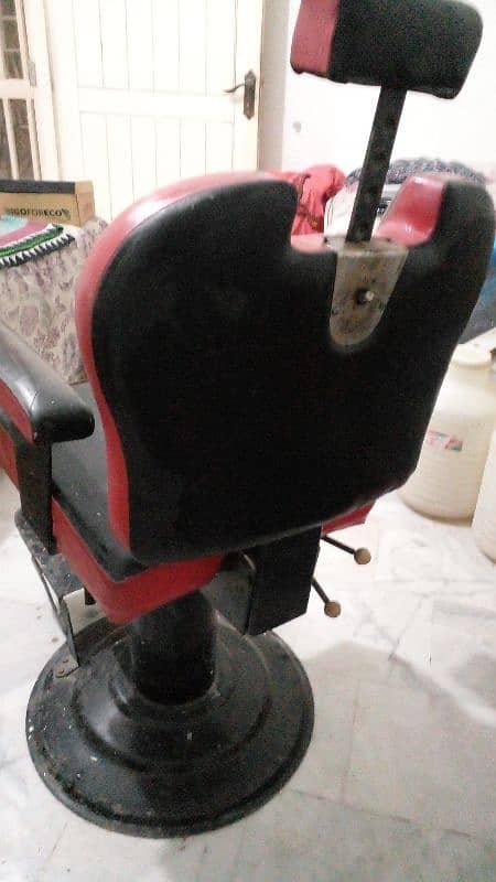 chair 360° rotation access used in beauty parlour 1