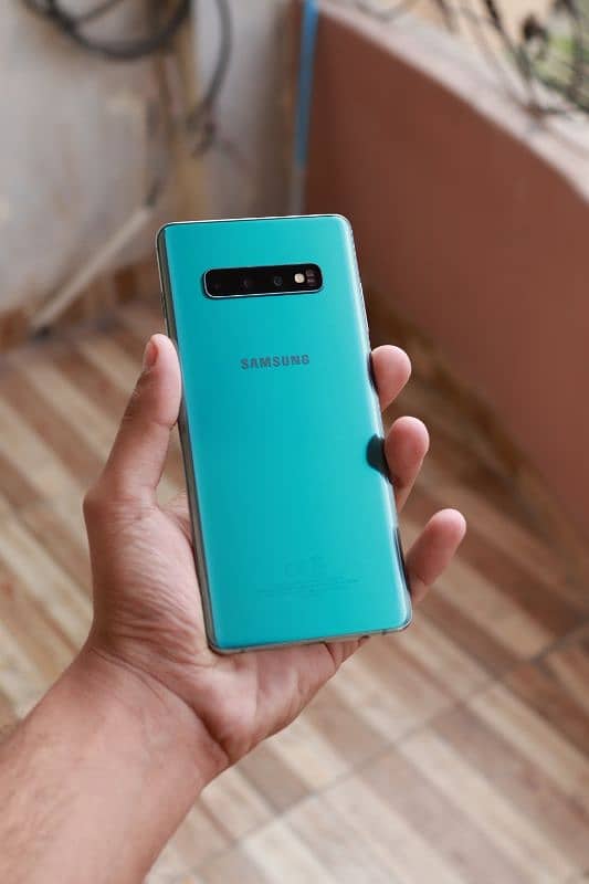 Samsung s10 plus. official approved. lush condition. 2