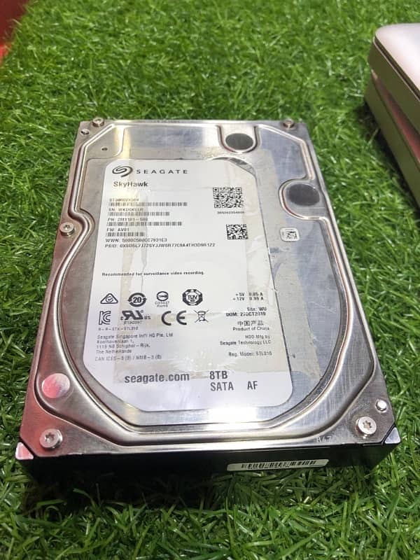 SEAGATE SKYHAWK 8TB ST8000VX004 2