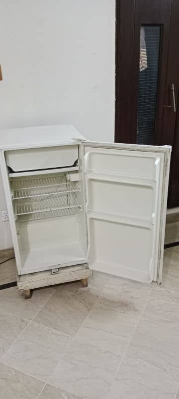 Haier Mini Fridge With stand 1