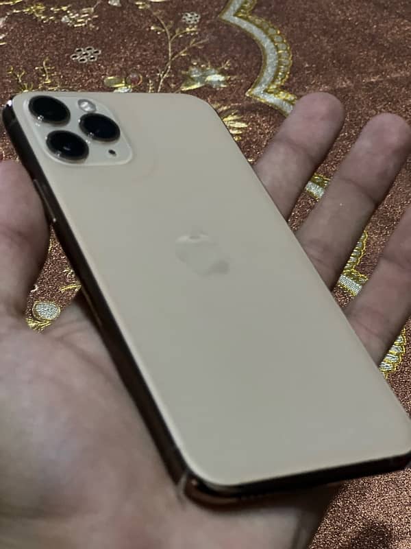 iPhone 11pro 4