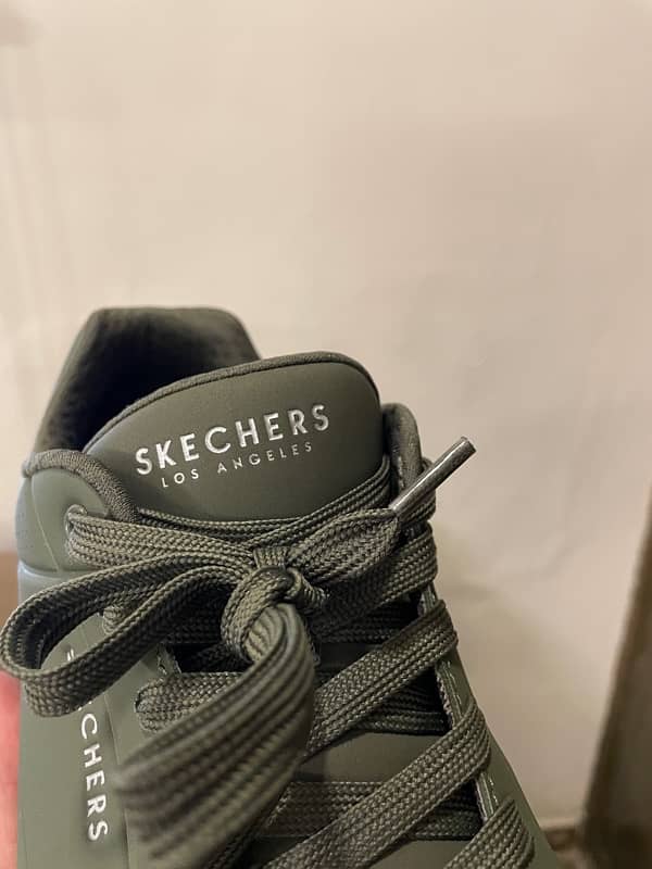 sketchers Los Angeles 8