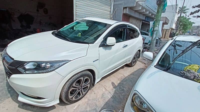 Honda Vezel Hybrid Z 2015 3