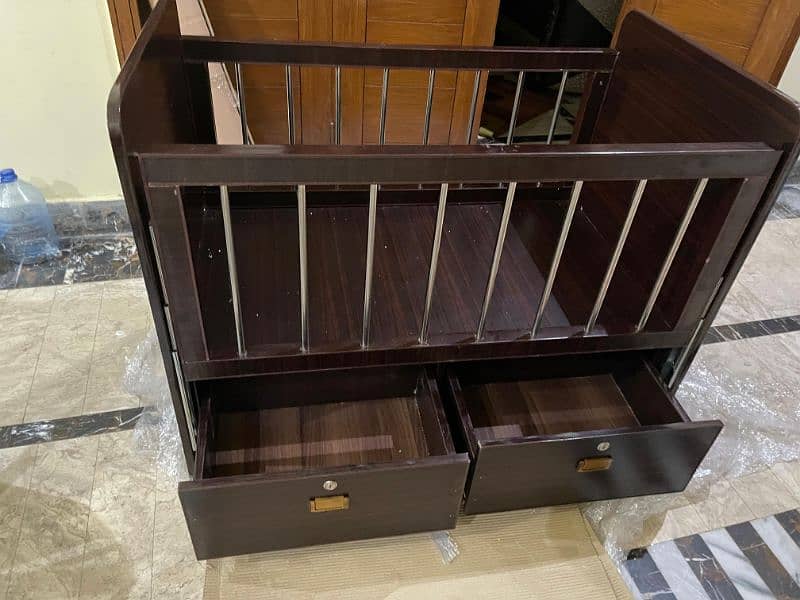 Baby cot in excellent condition 0