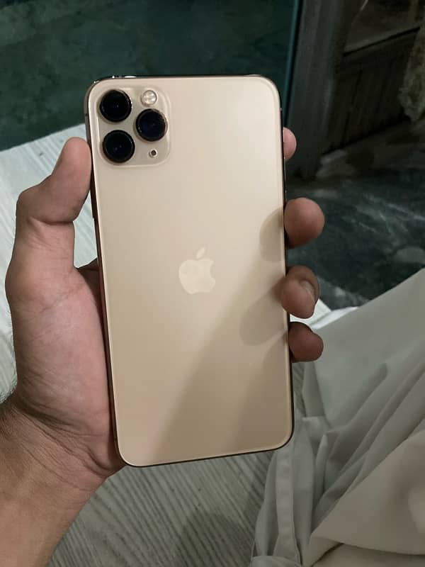 iphone 11 pro max 64 gb front crack 0