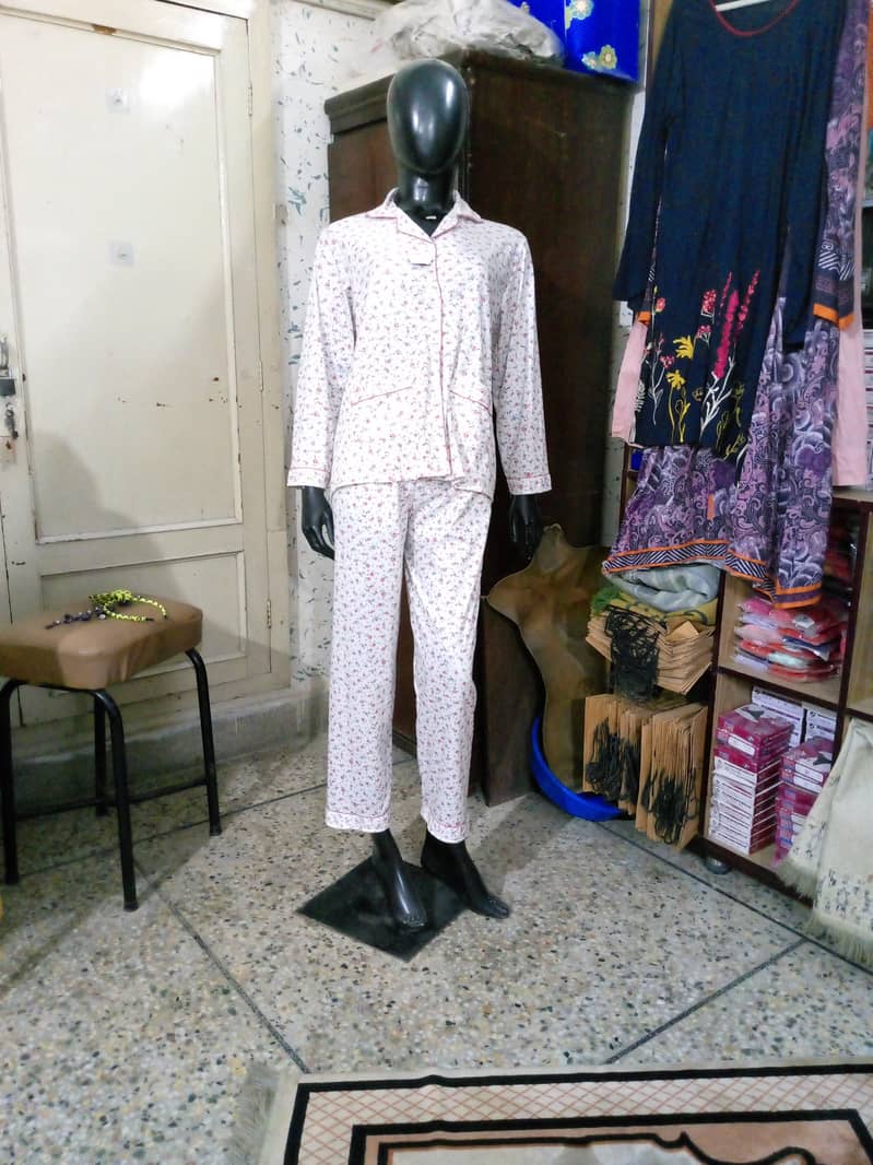 Plastic female hanging mannequin for clothes 2