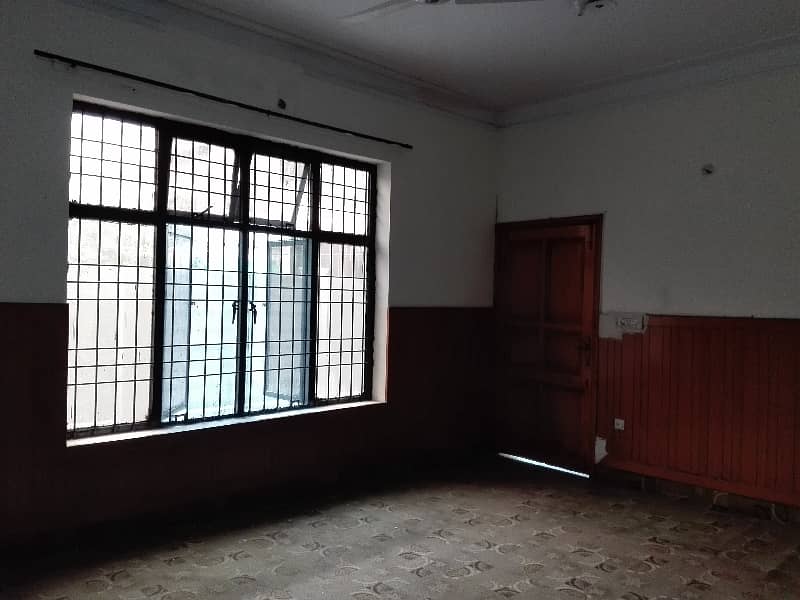 Centrally Located Upper Portion For rent In Sabzazar Scheme Available 3