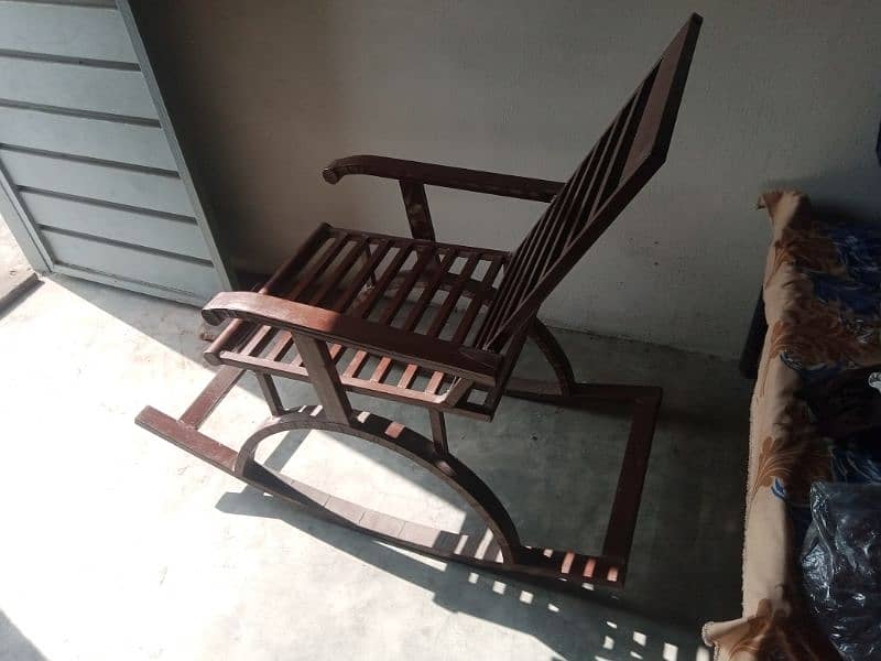 jhoola chair 1