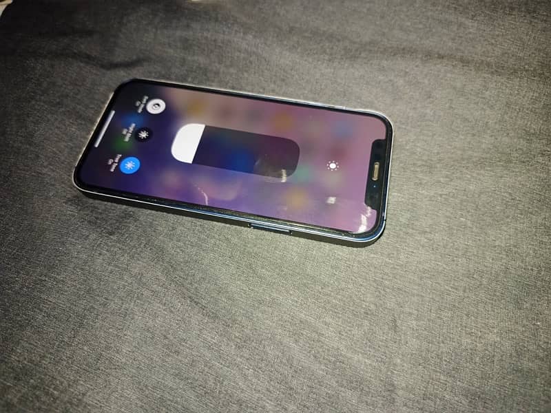 iPhone 12 mini non active with box 4