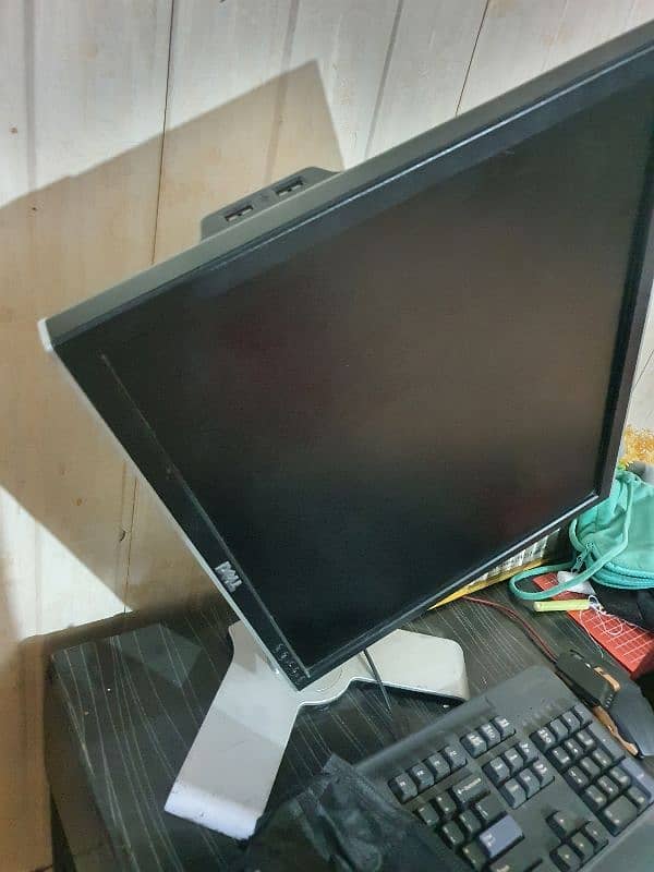 Monitor For sale 24 inches lcd 2