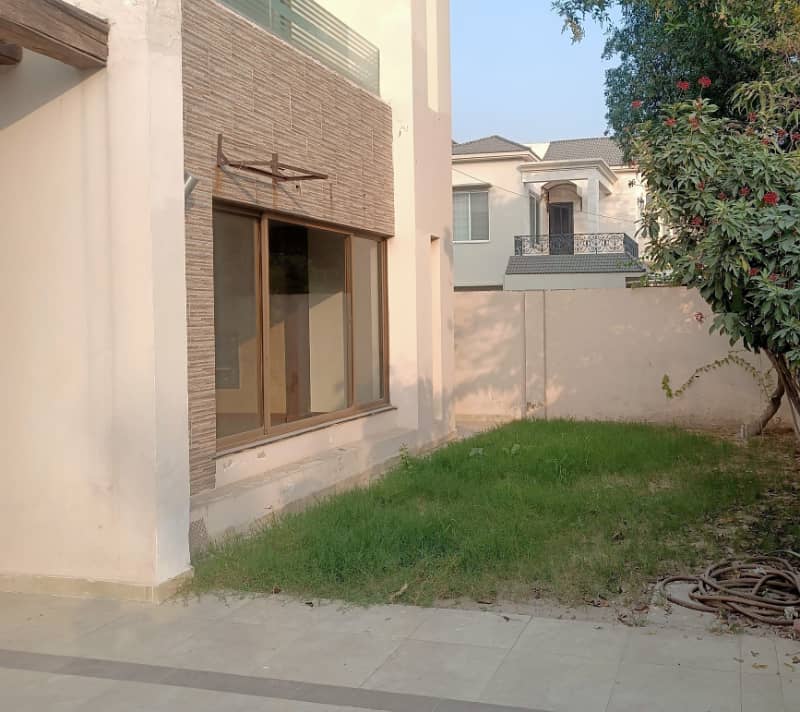 1 Kanal House Use Available For Sale 6