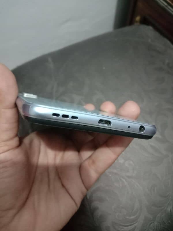 vivo y20 outclass condition 4/64 4