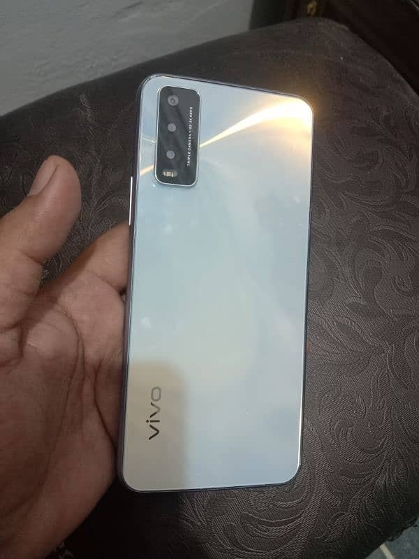 vivo y20 outclass condition 4/64 5