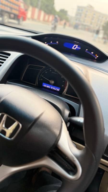 Honda Civic VTi 2012 9