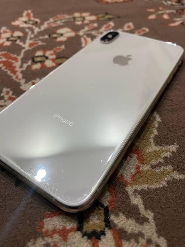 iPhone XS Max 0