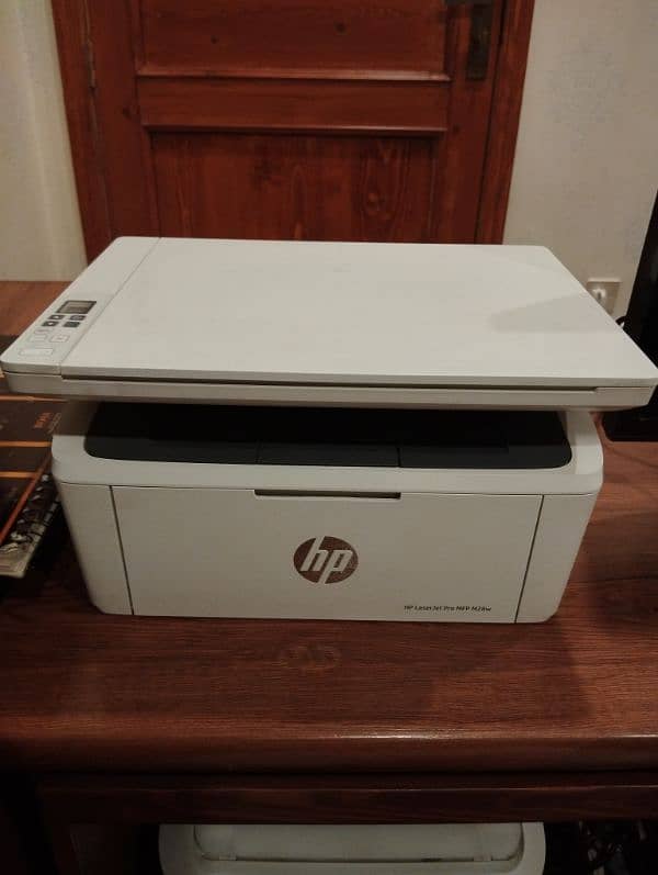 HP Laser jet pro M28w just like brand new 0