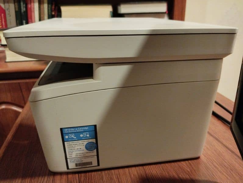 HP Laser jet pro M28w just like brand new 6