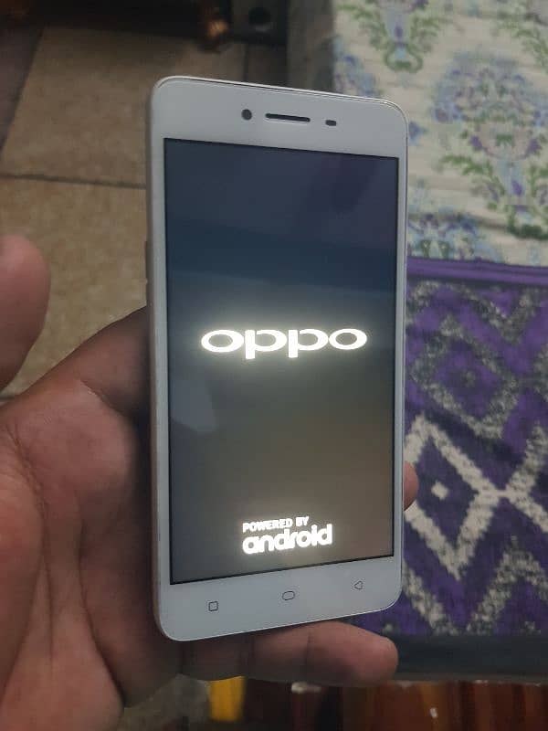 Oppo A37 Golden 0