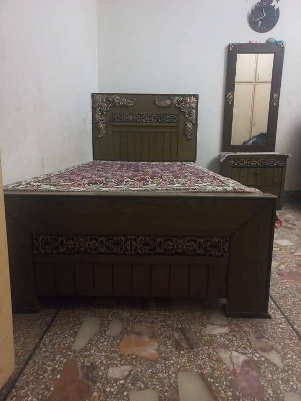 2 single bed matress with middle table and mirror 1