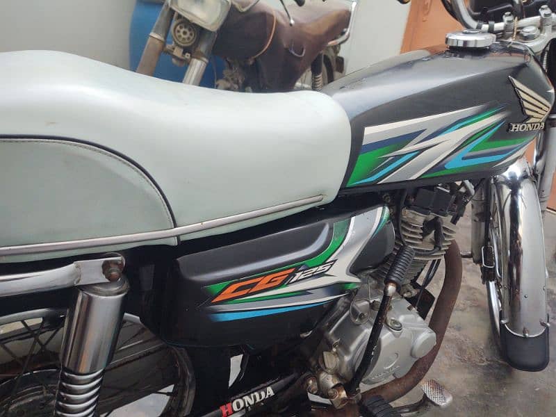 Honda 125 2023 model 6 month 03/13/64/07/4/66 1