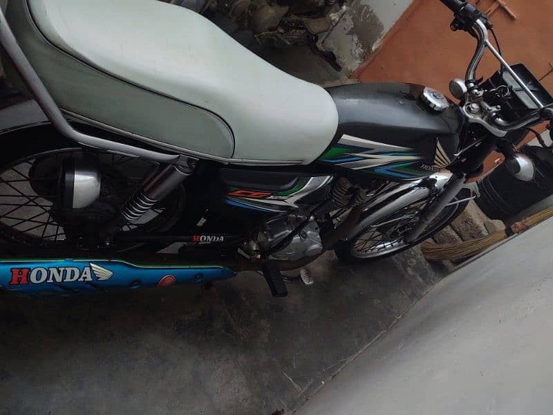 Honda 125 2023 model 6 month 03/13/64/07/4/66 9