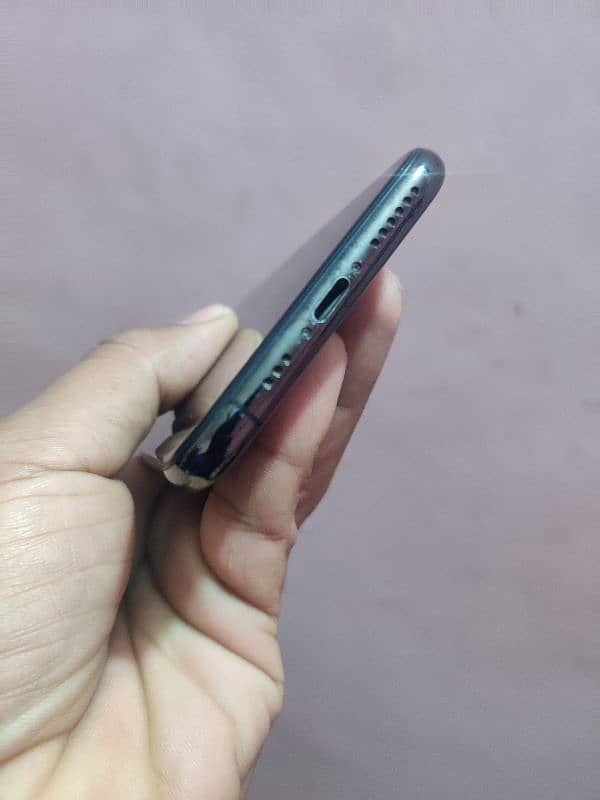 iphone XS 64Gb  PTA Approved 4