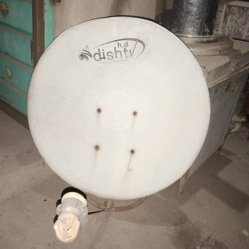 2 HD Dish Antenna's with NEOSIT Decoter + HDMI Cable For Sale 1