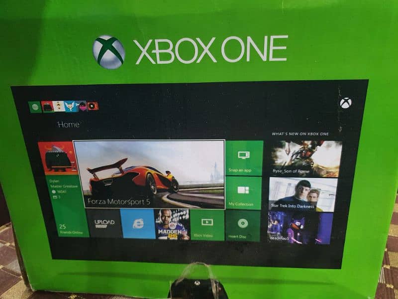 XBOX ONE WITH GAMES AND BOX 4