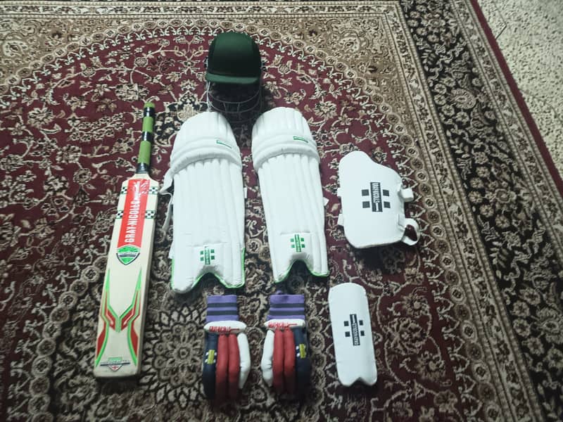 Hard ball cricket kit for both boys and men . Gray nicholls. 0