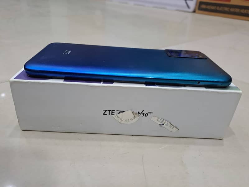 ZTE Blade V30 Vita 4/64 1