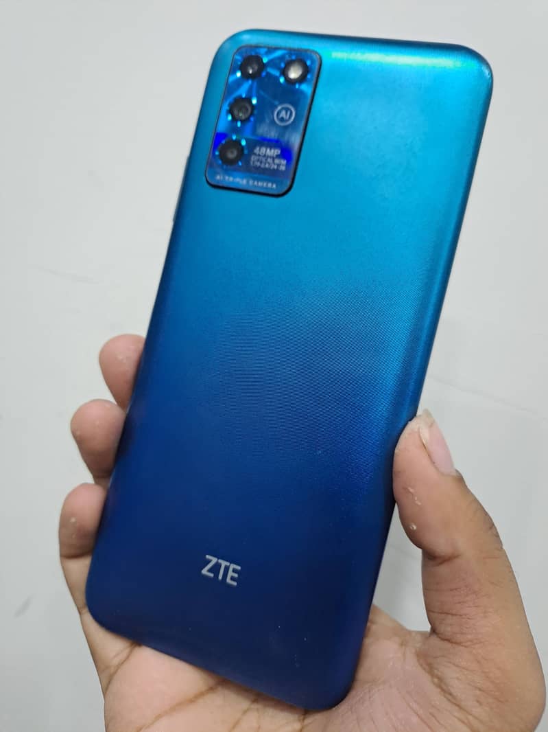 ZTE Blade V30 Vita 4/64 7